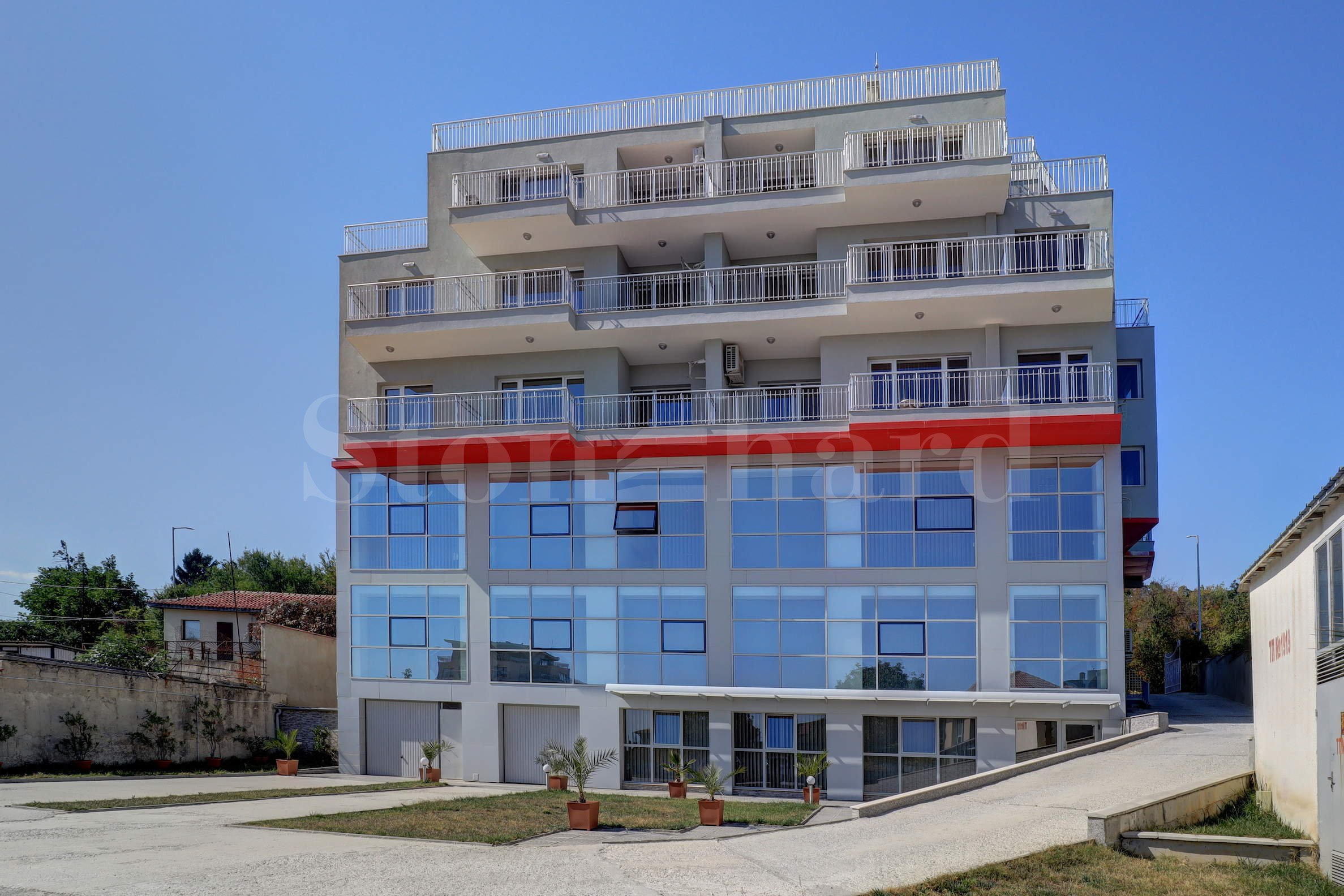 Нова сграда с панорамна гледка в м-ст Ален Мак, гр. Варна1 - Stonehard