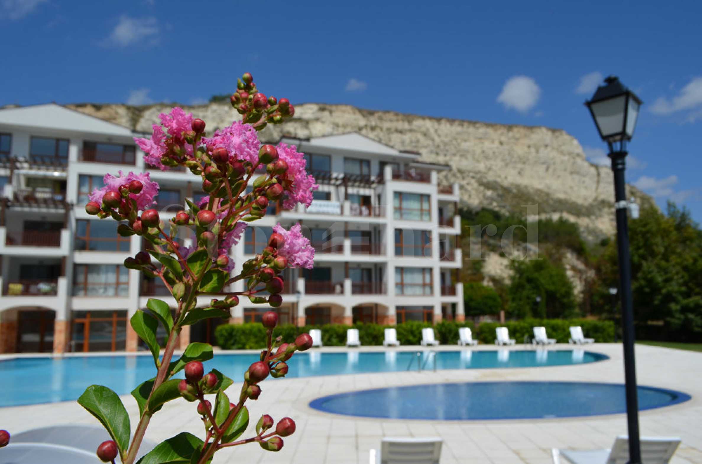 New apartments in a luxury complex in a picturesque seaside area 1 - Stonehard