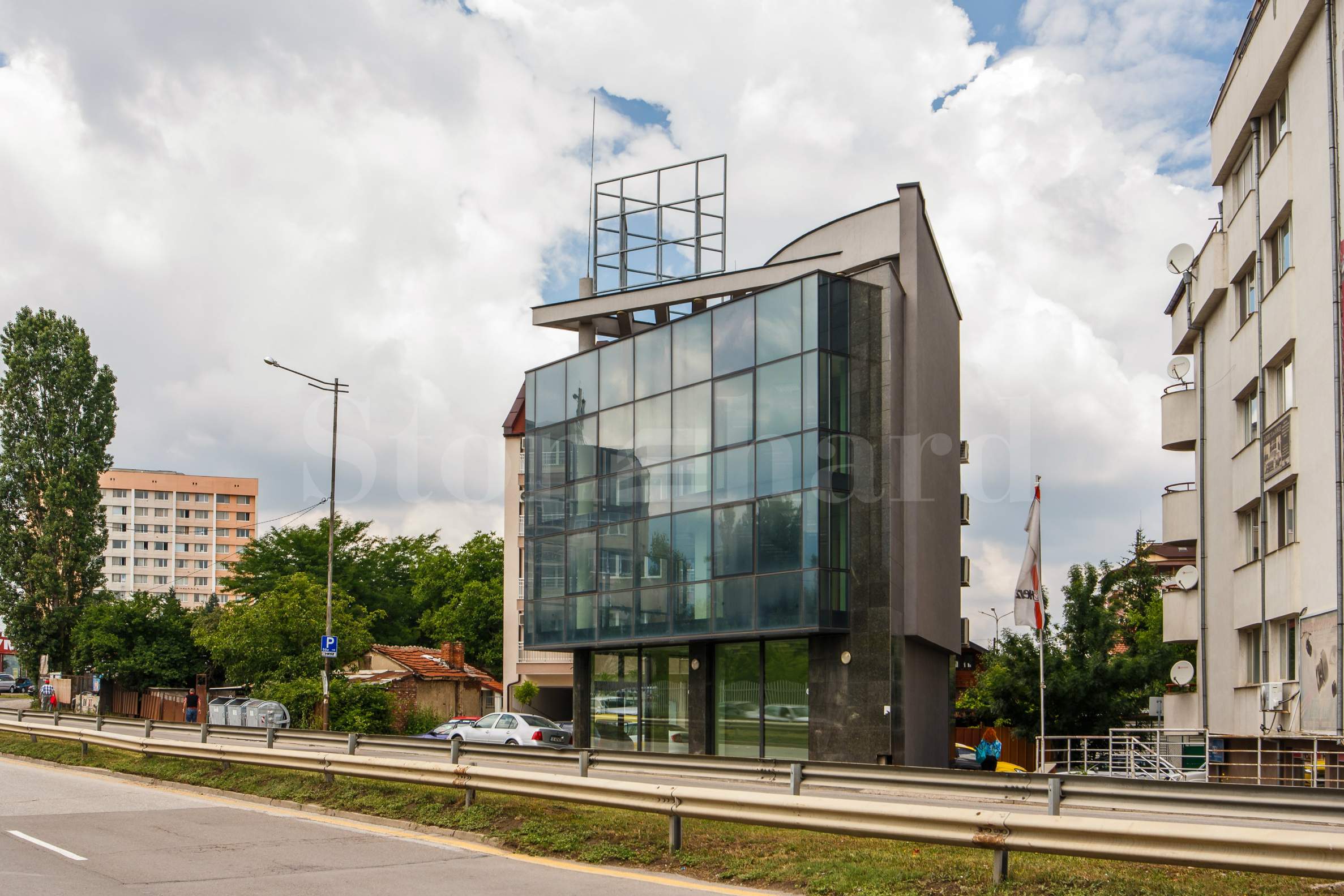 Modern new office building with excellent location2 - Stonehard