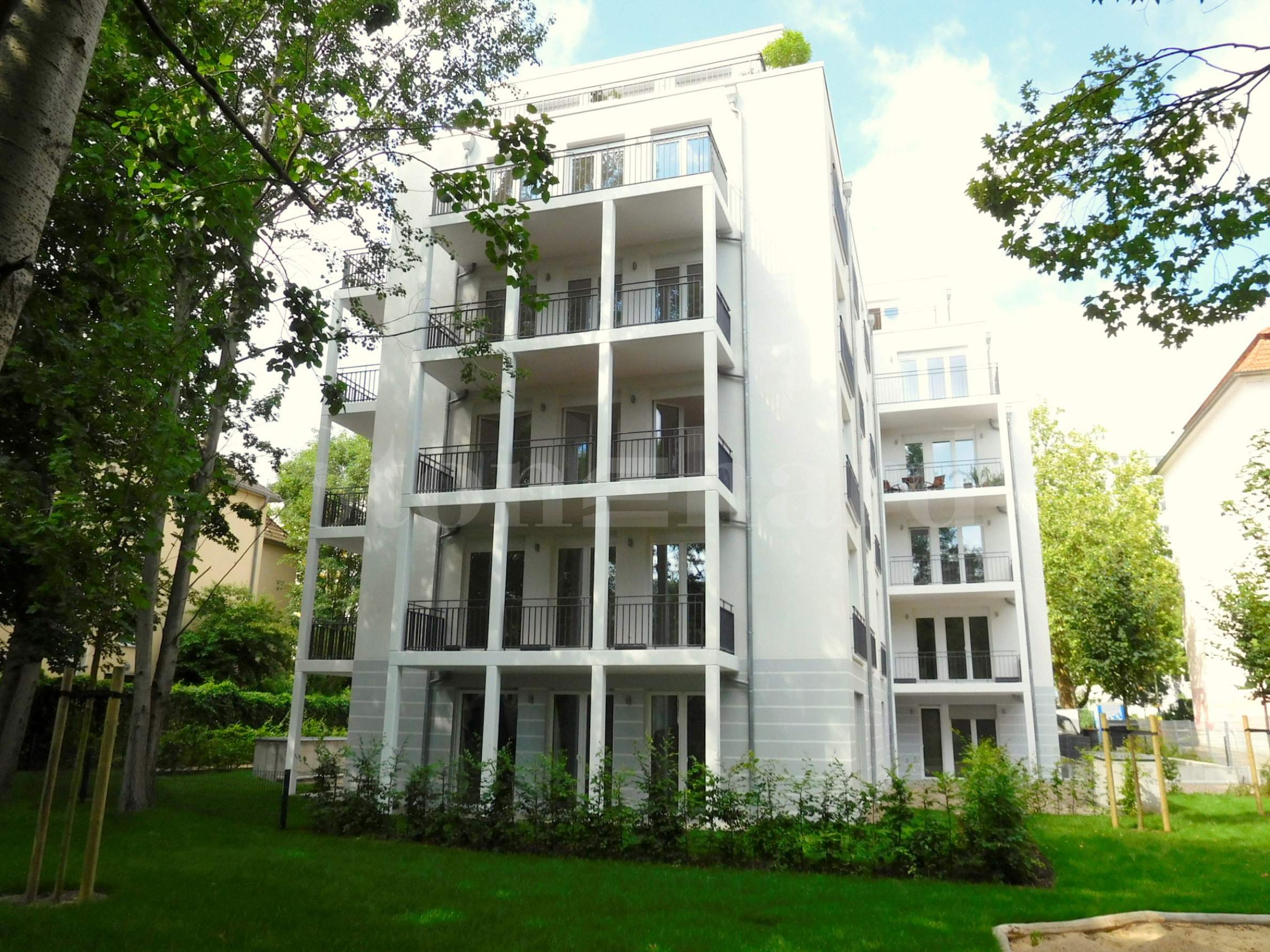 Standalone boutique residence in a green area1 - Stonehard