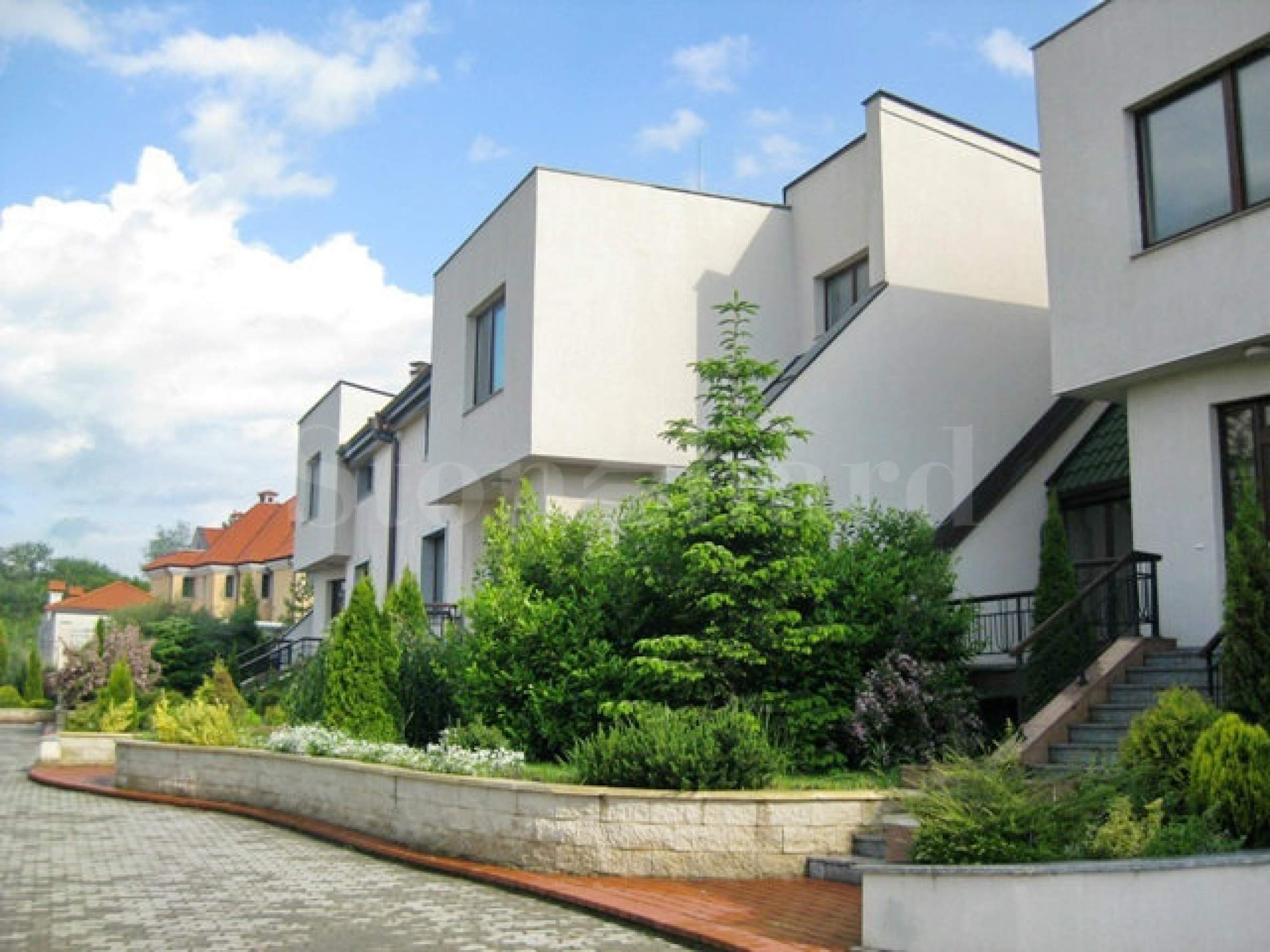 Gated residential complex with luxurious family houses1 - Stonehard