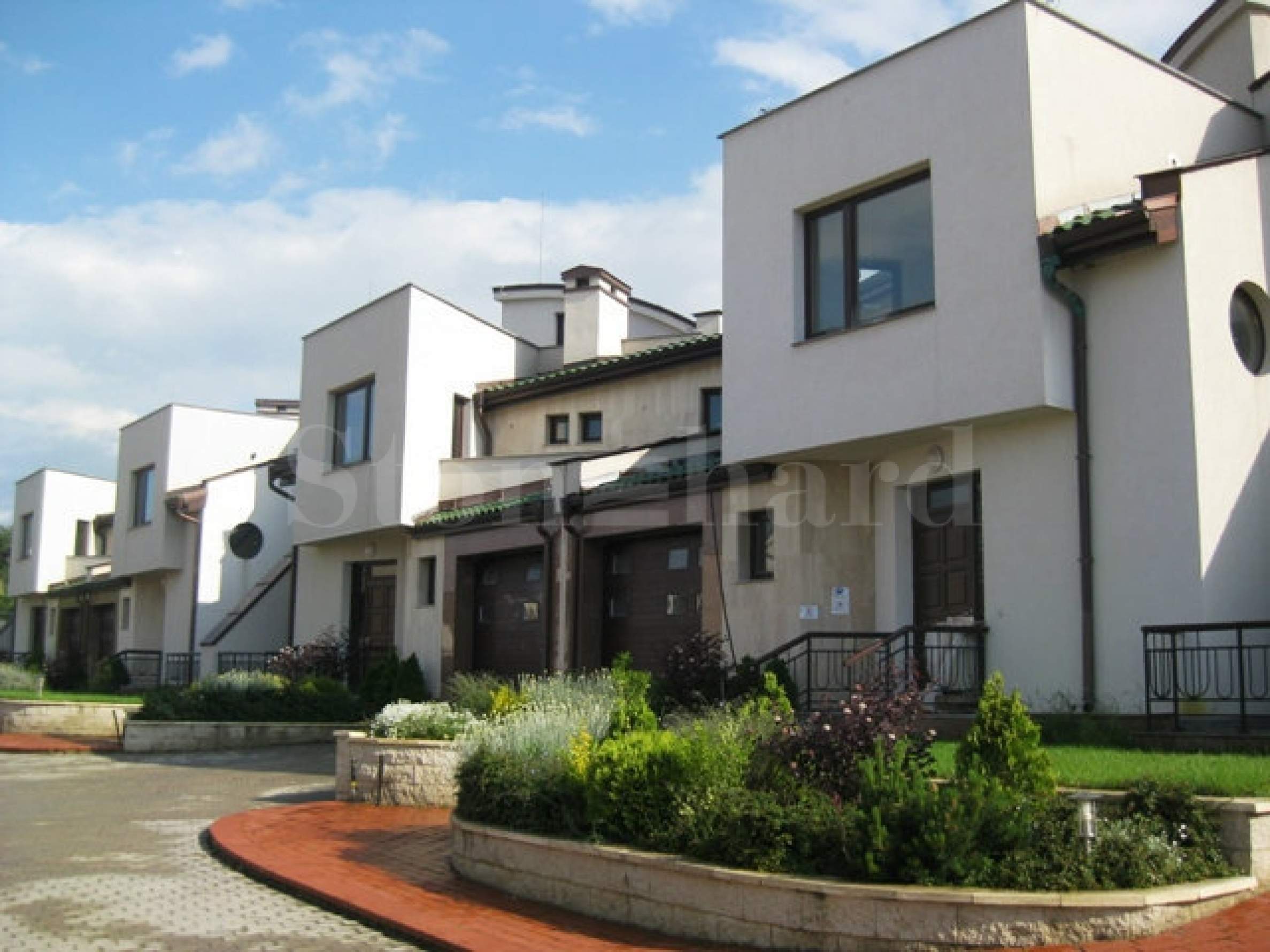 Gated residential complex with luxurious family houses2 - Stonehard