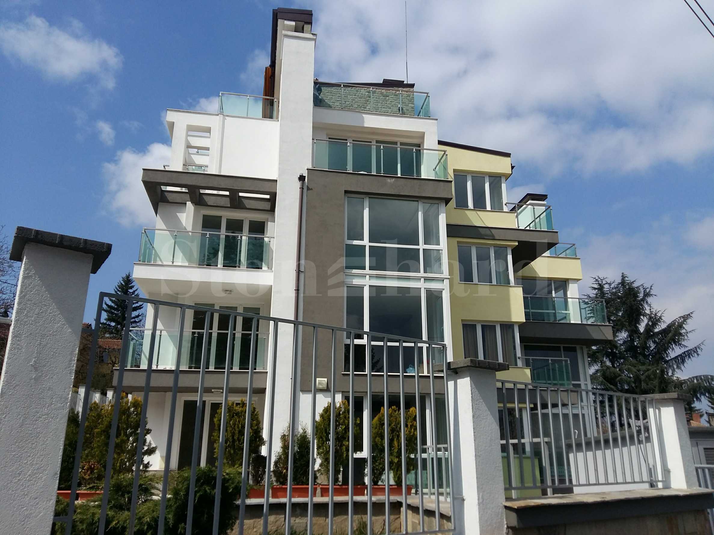 Last 3-bedroom apartment with large terrace and parking space1 - Stonehard