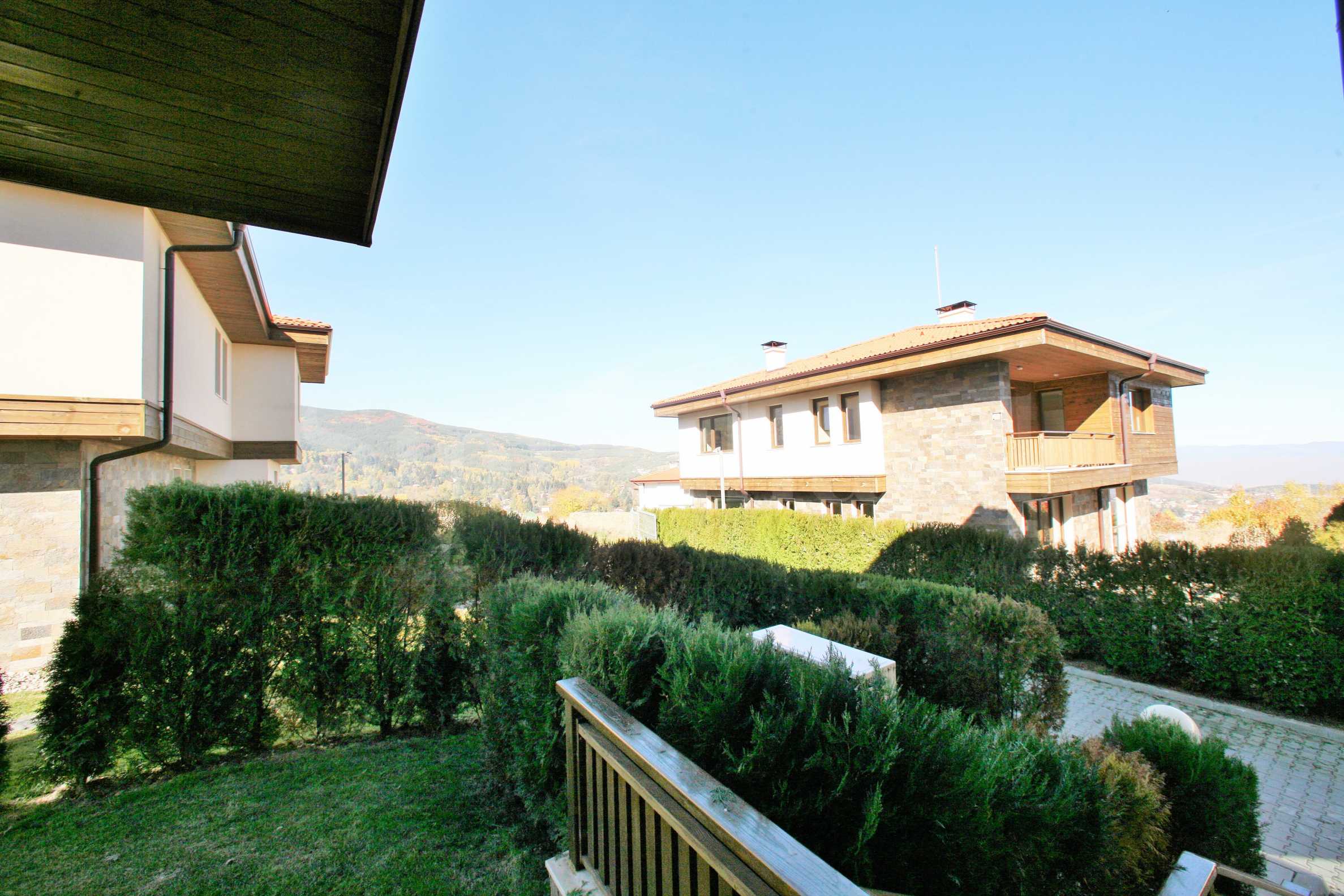 Luxury houses with panoramic views near the mountain1 - Stonehard