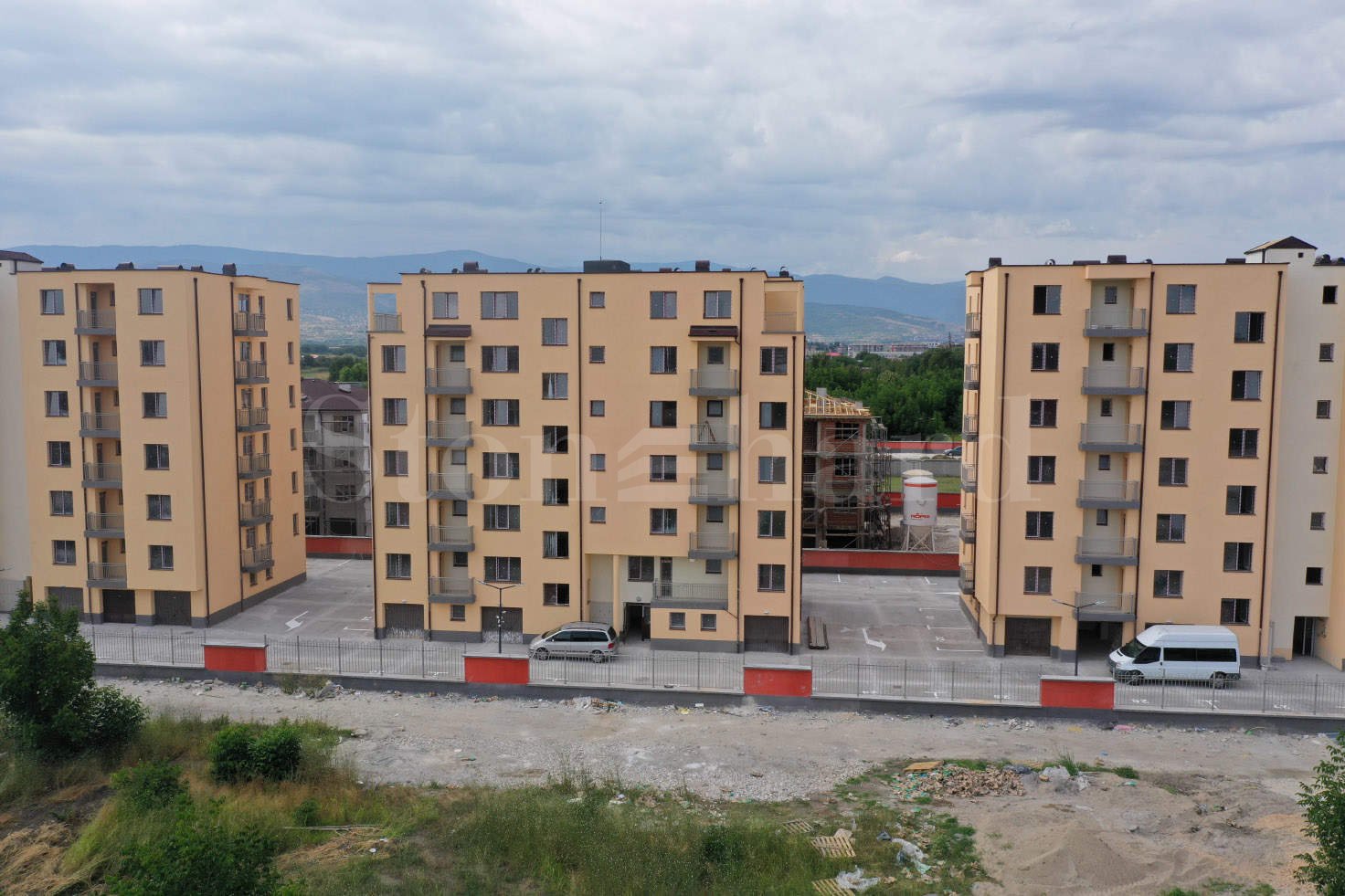 Apartments at attractive prices up to 650 � / m2 in a new building with Act 161 - Stonehard