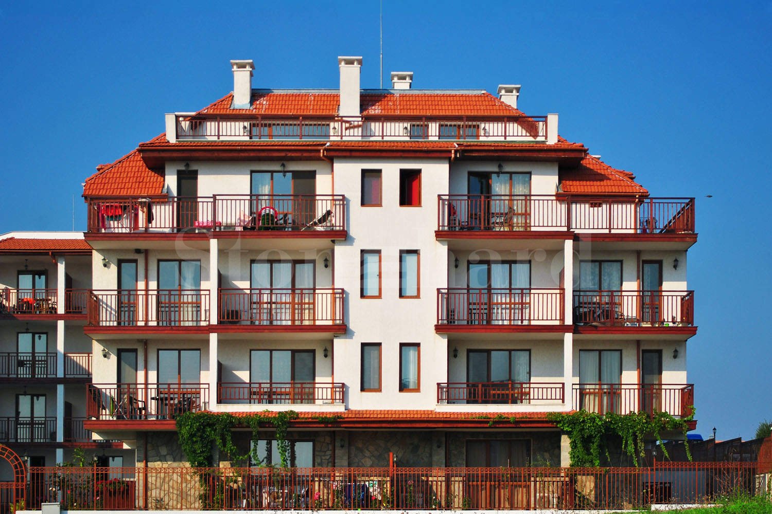 Apartments in a ready year-round complex near two beaches2 - Stonehard
