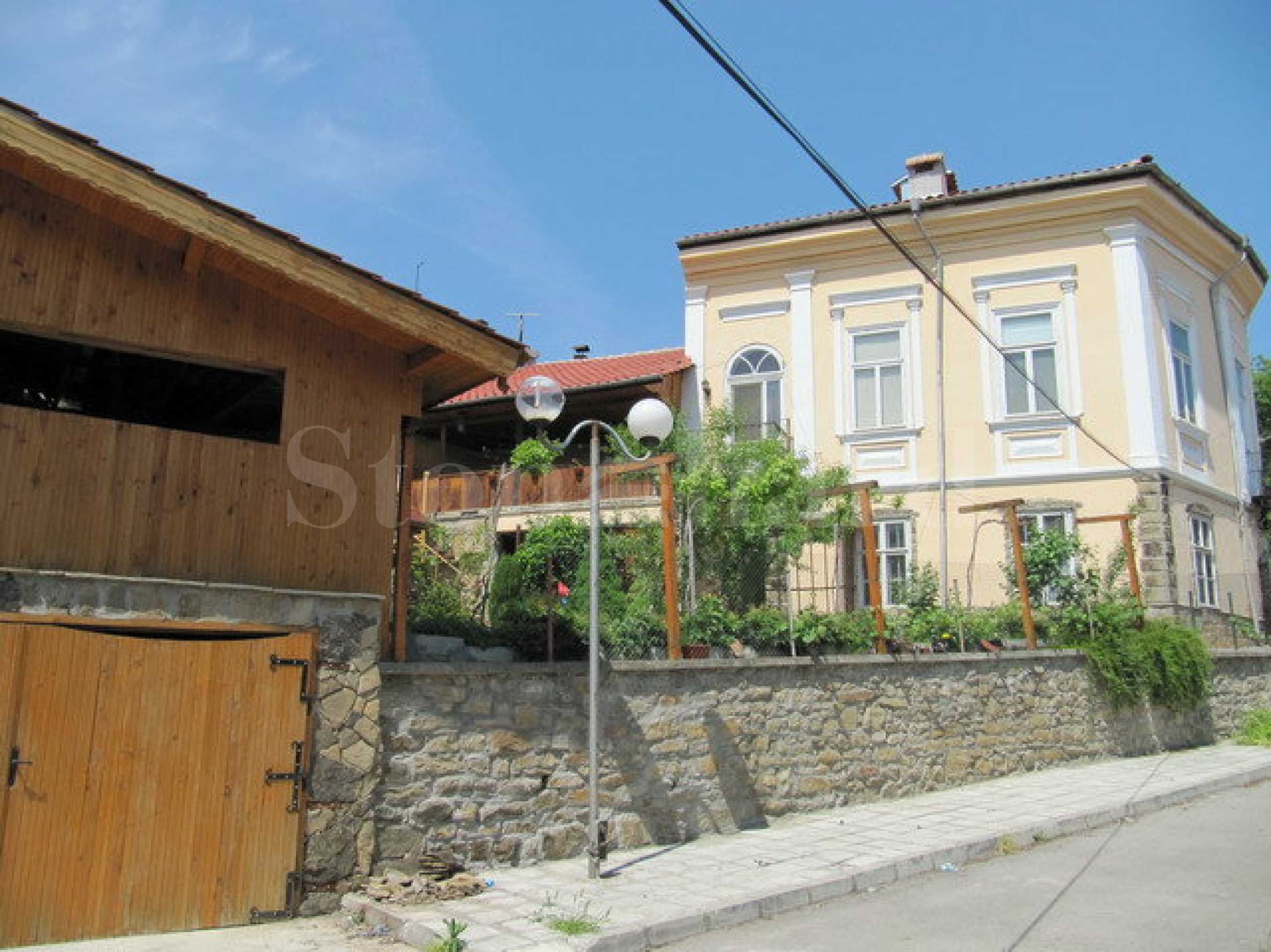 House with shop and fast food premise in the centre of Dryanovo1 - Stonehard