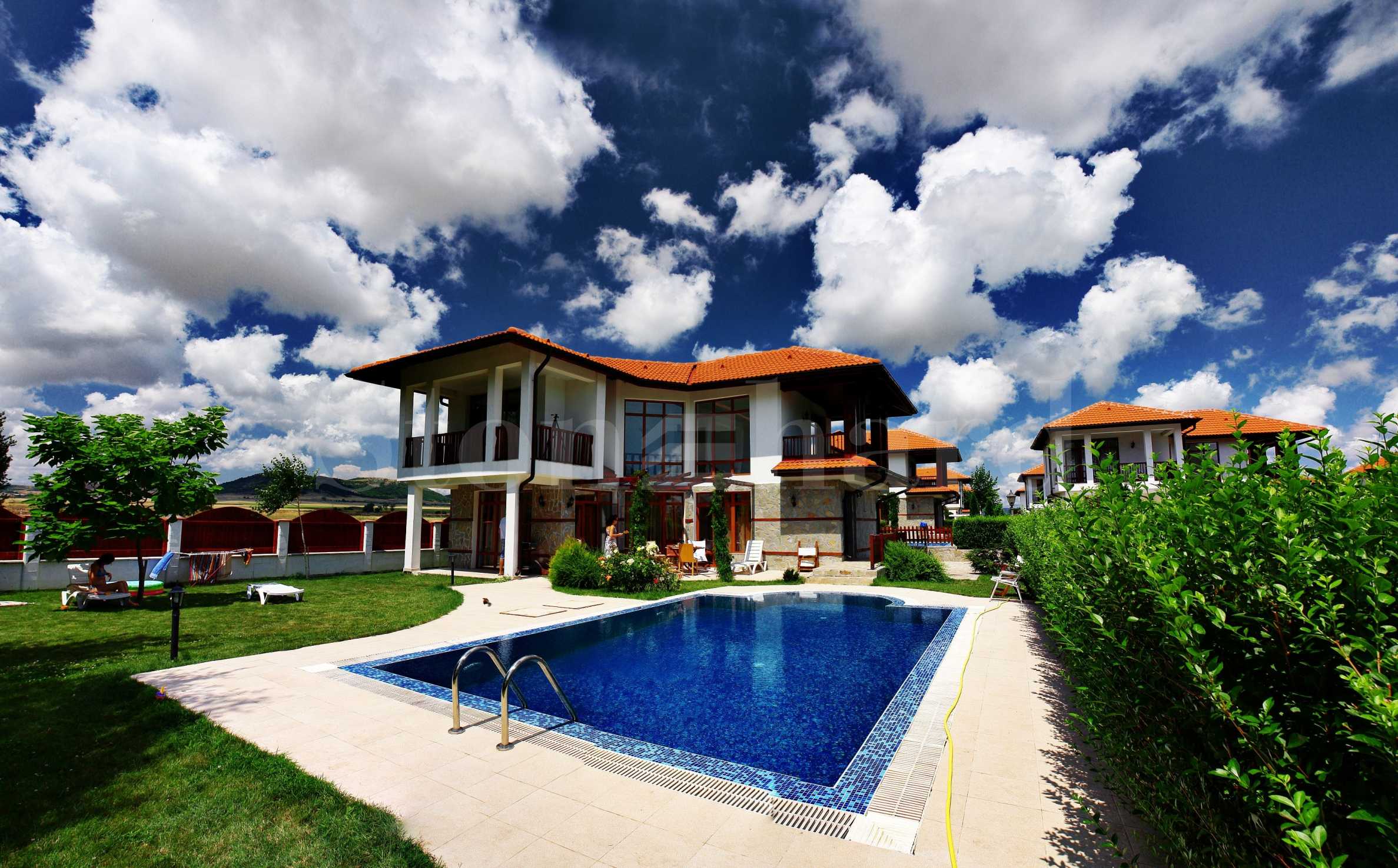 New houses with pools and gardens near to the seaside resorts2 - Stonehard
