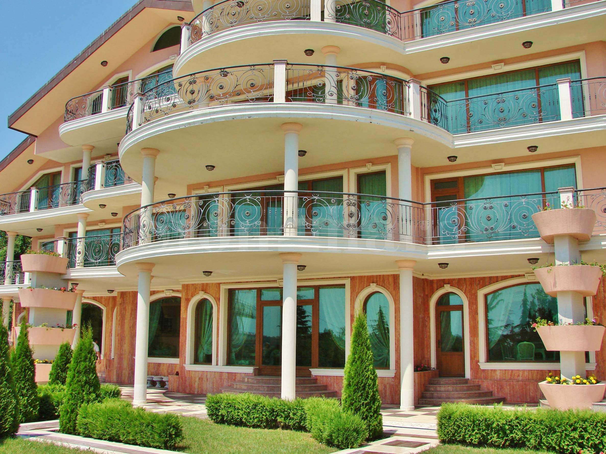 Boutique residence with holiday apartments and SPA center 2 - Stonehard