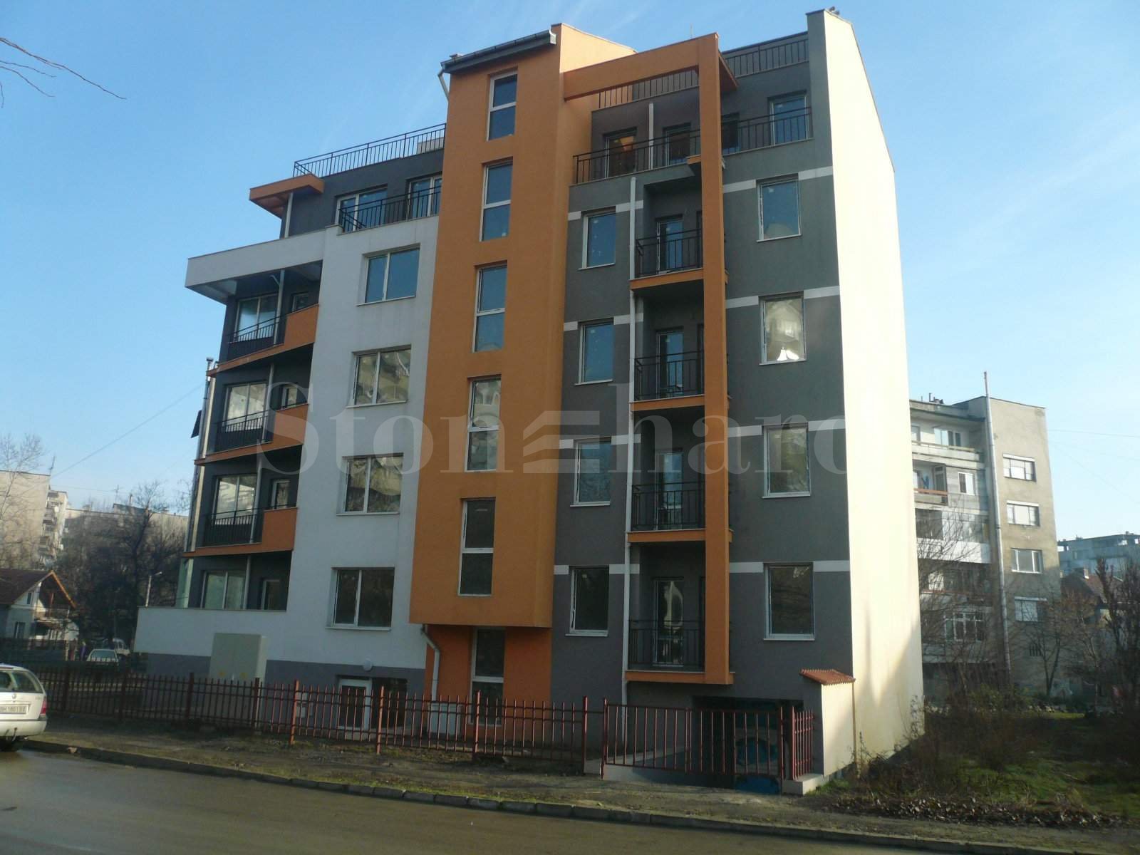 Elegant residential building in a quiet area 2 - Stonehard