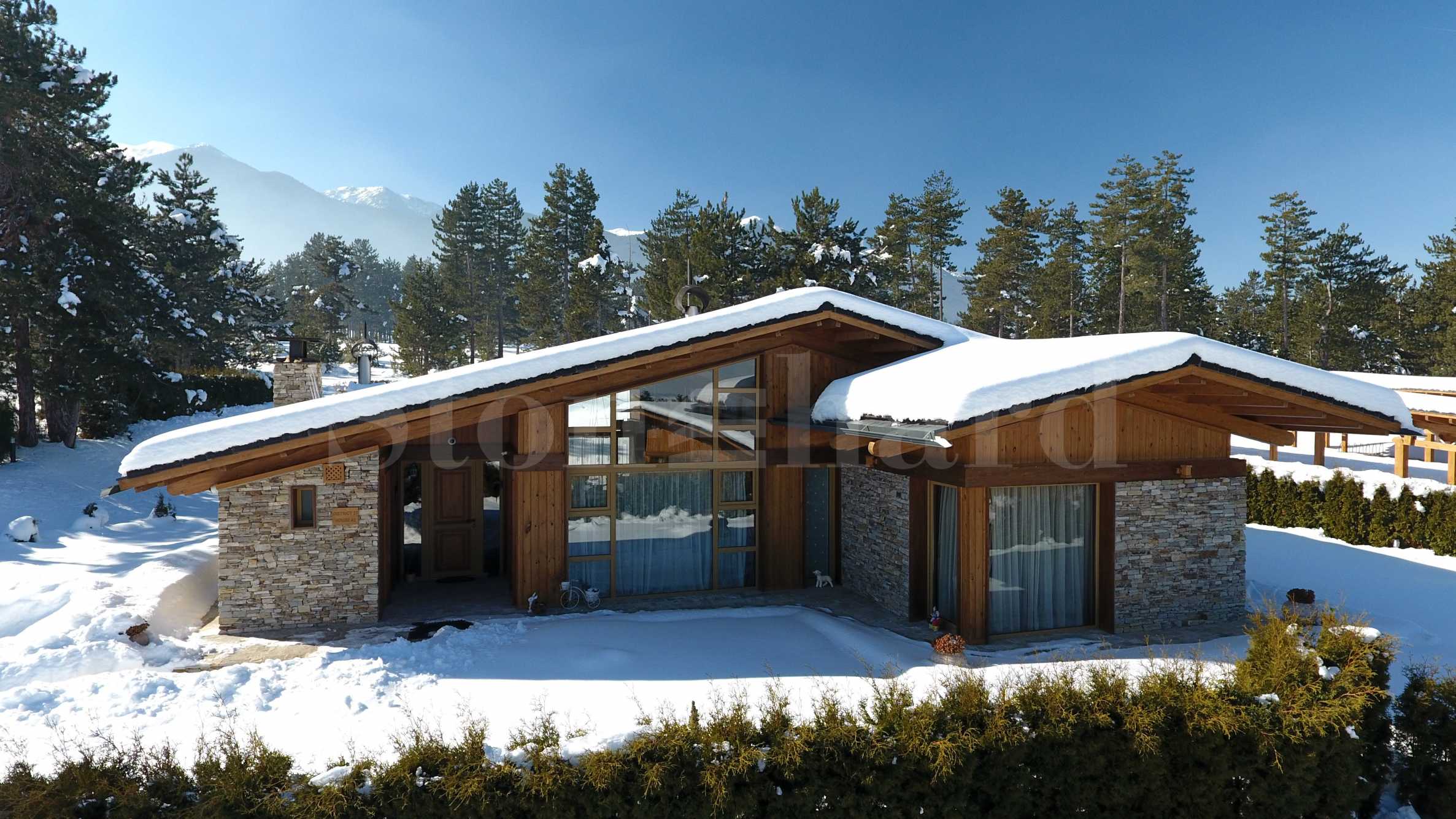 Family houses in a golf complex near the mountain1 - Stonehard