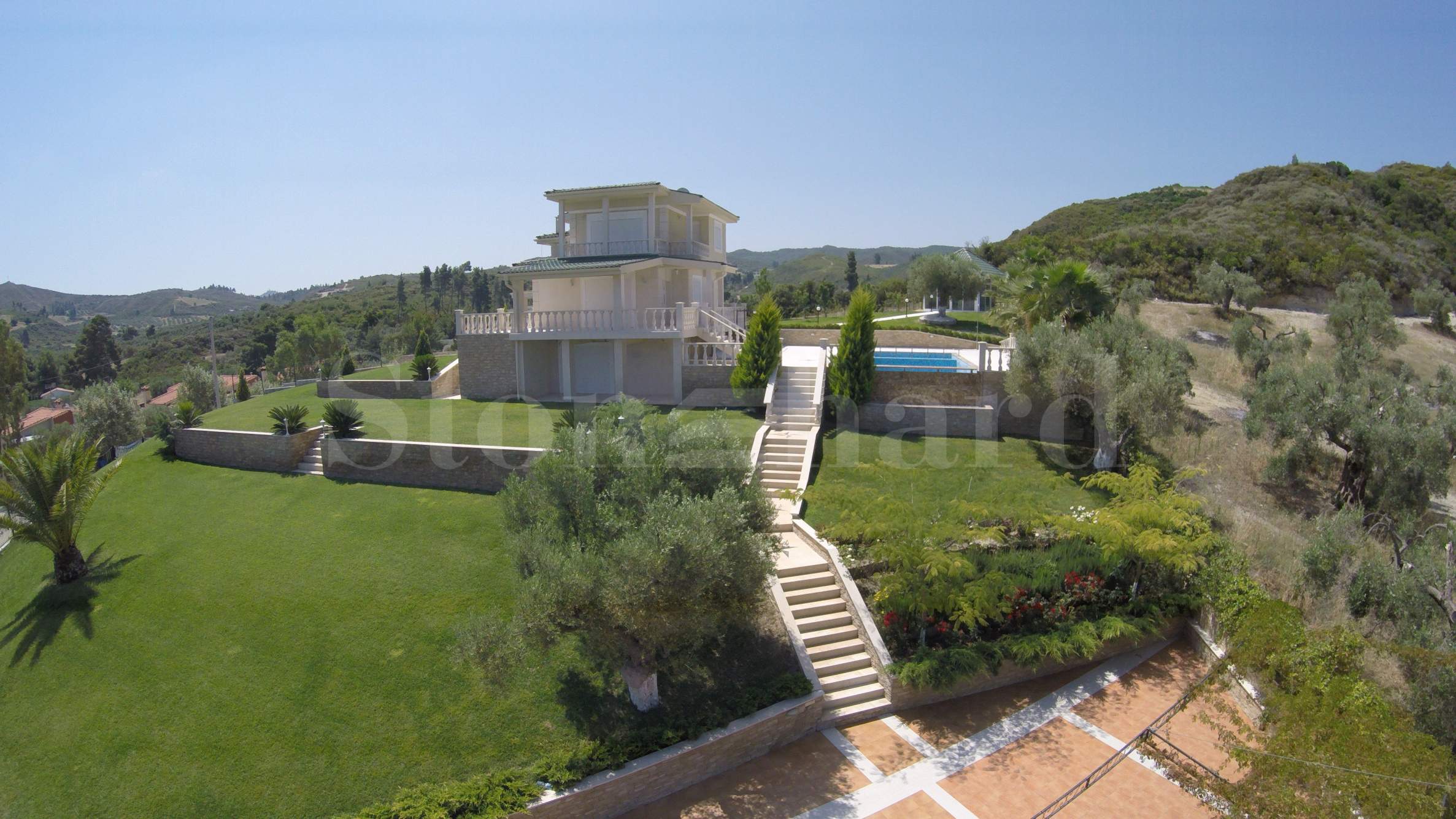 Brand new villas with pools & sea views2 - Stonehard