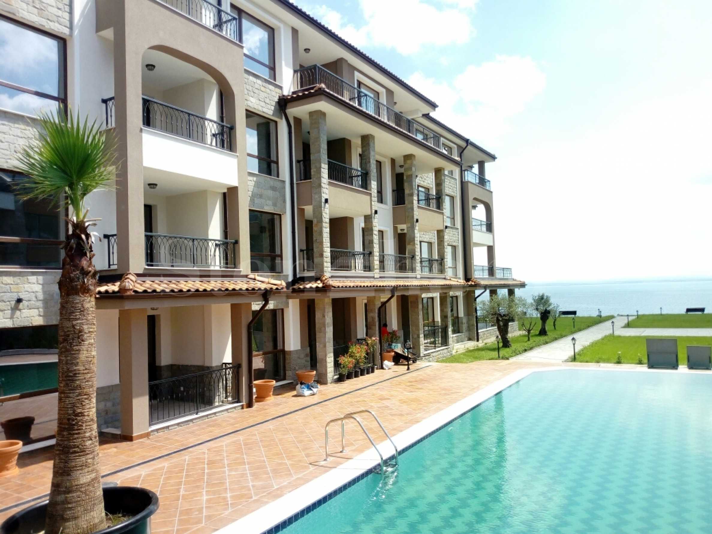 First-class apartments from 720 �/m² in a distinctive beachfront complex2 - Stonehard