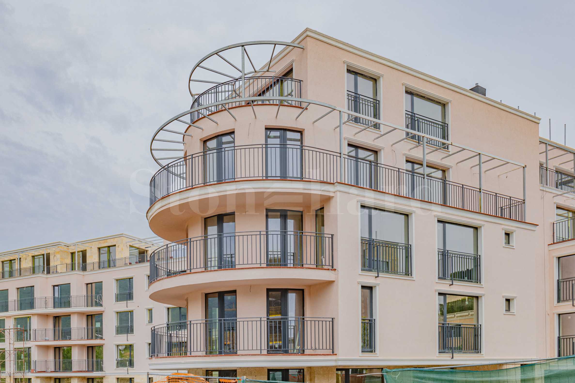 Apartments in a new complex with beautiful gardens, green roofs, SPA and gym2 - Stonehard