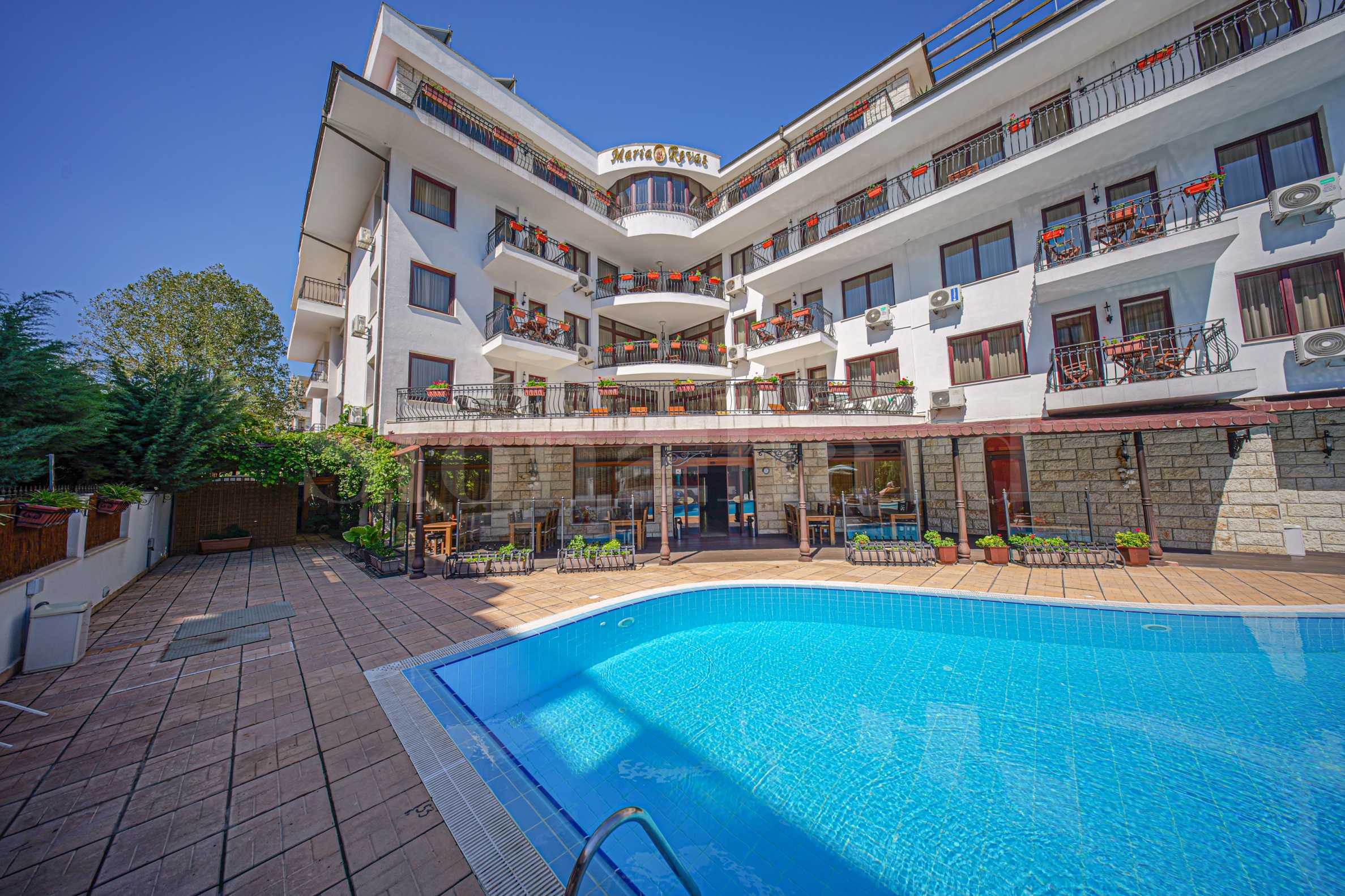 Apartments in a boutique complex with a pool next to Cacao Beach 1 - Stonehard