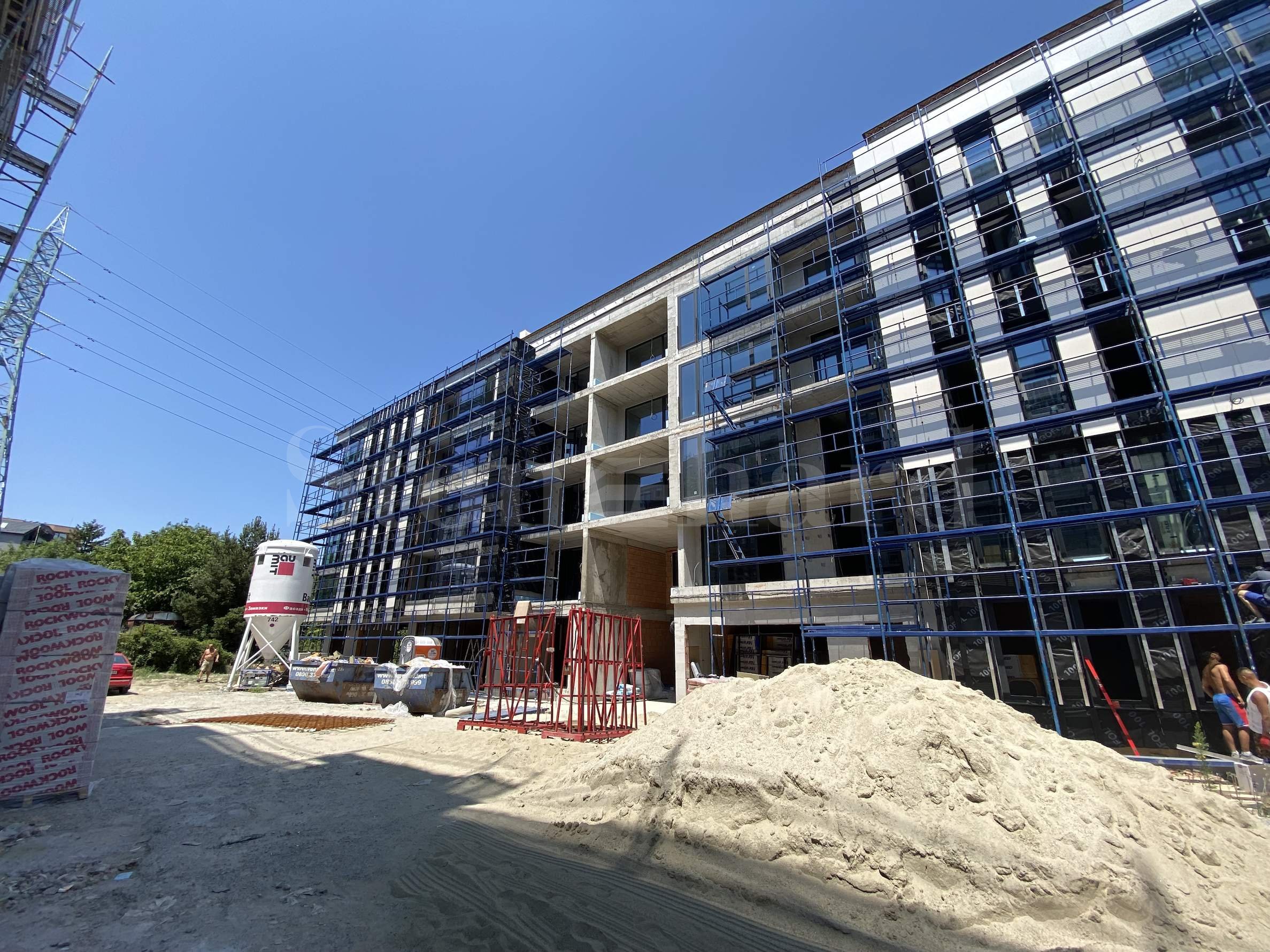 Properties in a new energy efficient building next to Paradise Center Mall1 - Stonehard