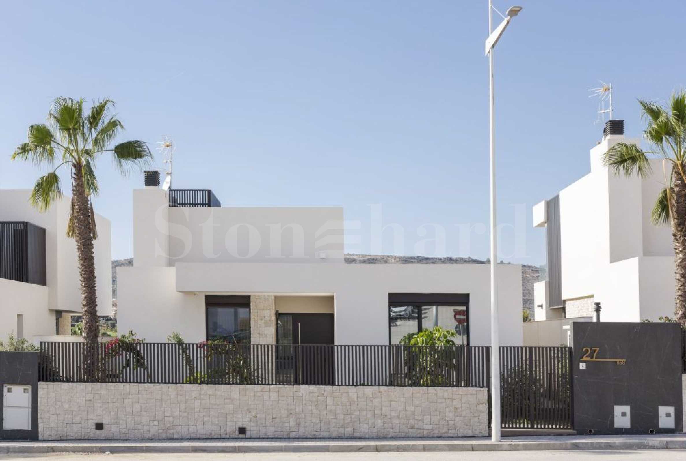 Spacious three-bedroom houses, close to golf course and beach2 - Stonehard