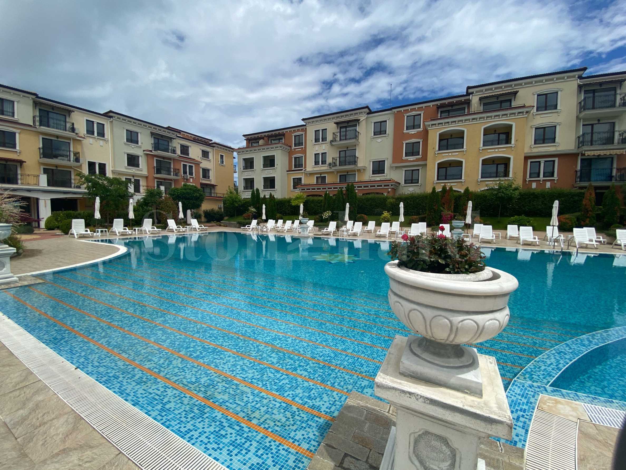 Apartment complex in the style of the Italian coast2 - Stonehard