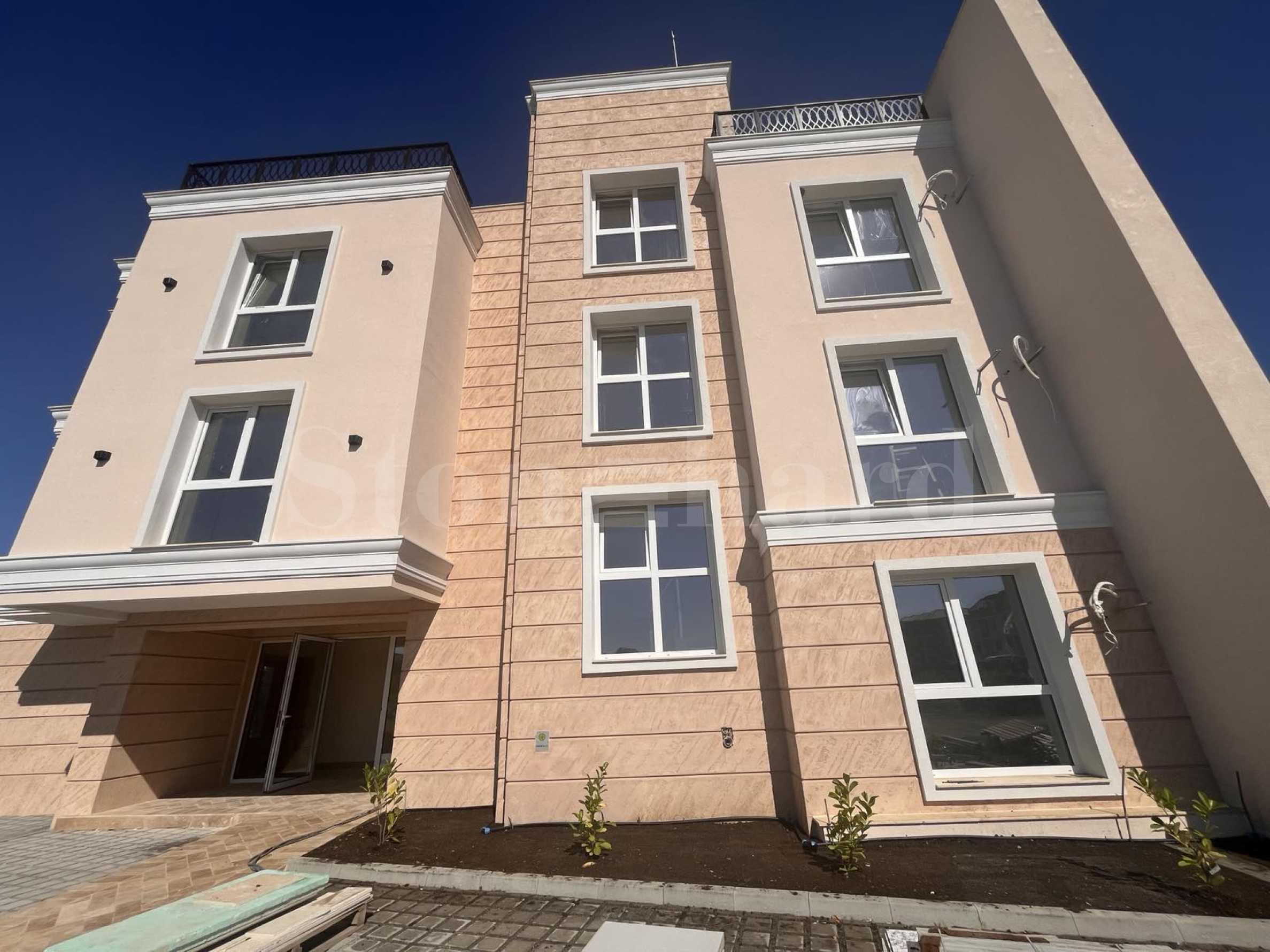 Apartments in an elegant building next to Harmanite beach2 - Stonehard