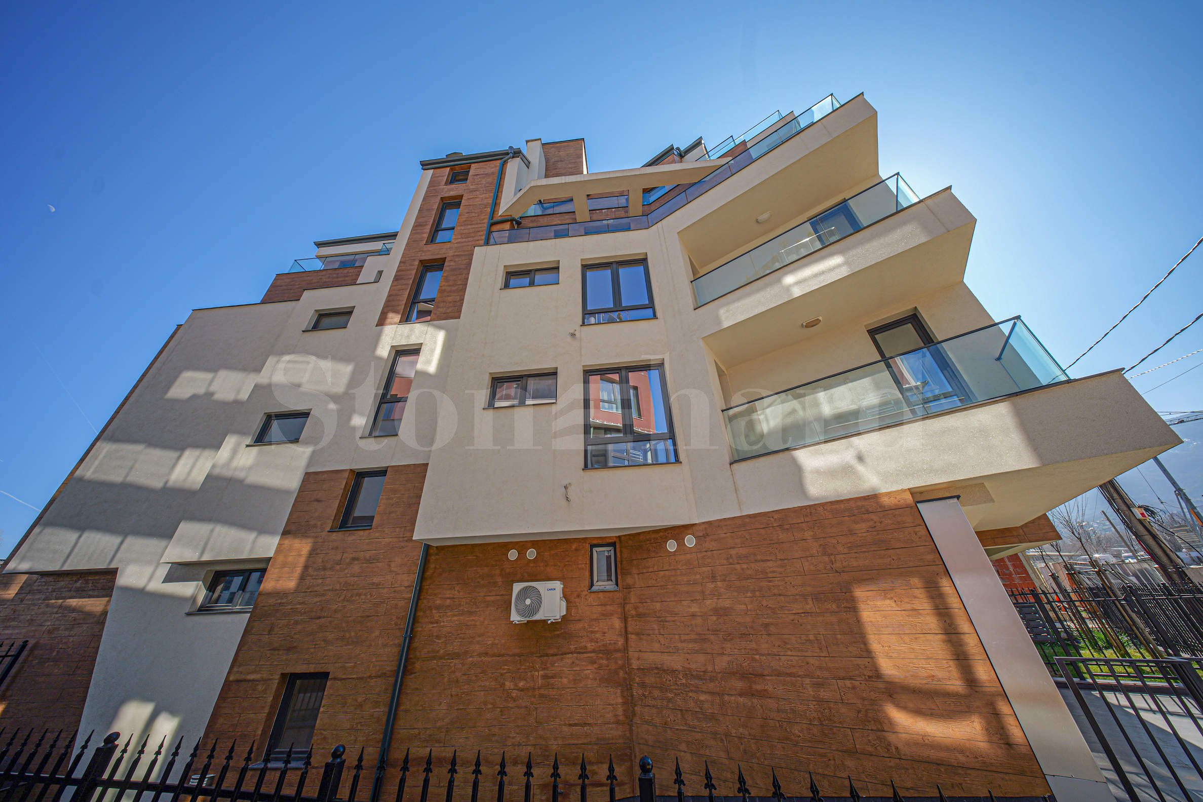 Innovative, energy-efficient residential building with photovoltaic installation1 - Stonehard