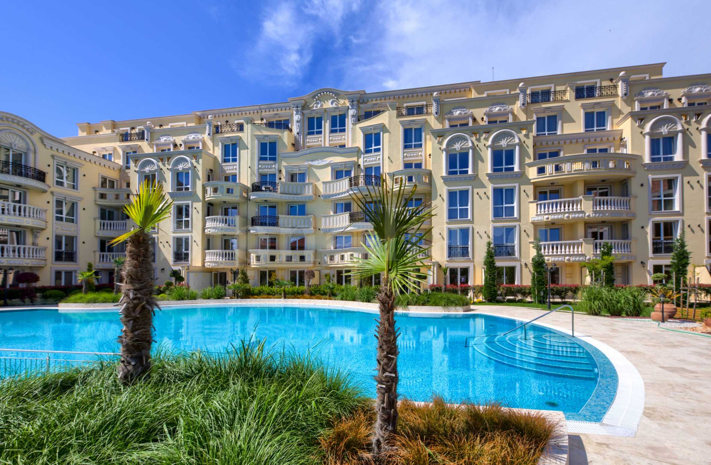 Luxury complex with boutique apartments and townhouses1 - Stonehard