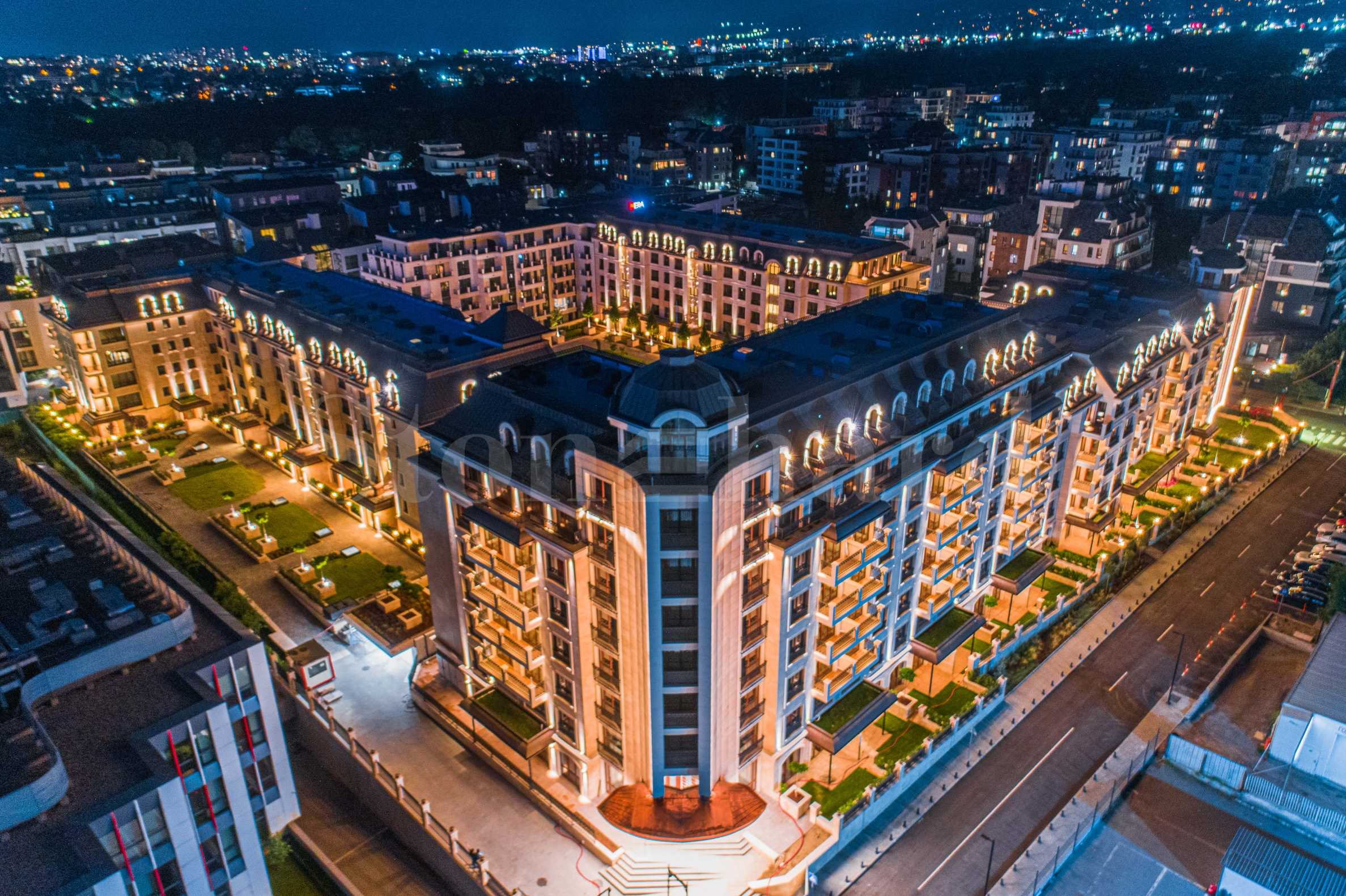 High-class residential complex with a park and amenities next to Paradise Mall1 - Stonehard