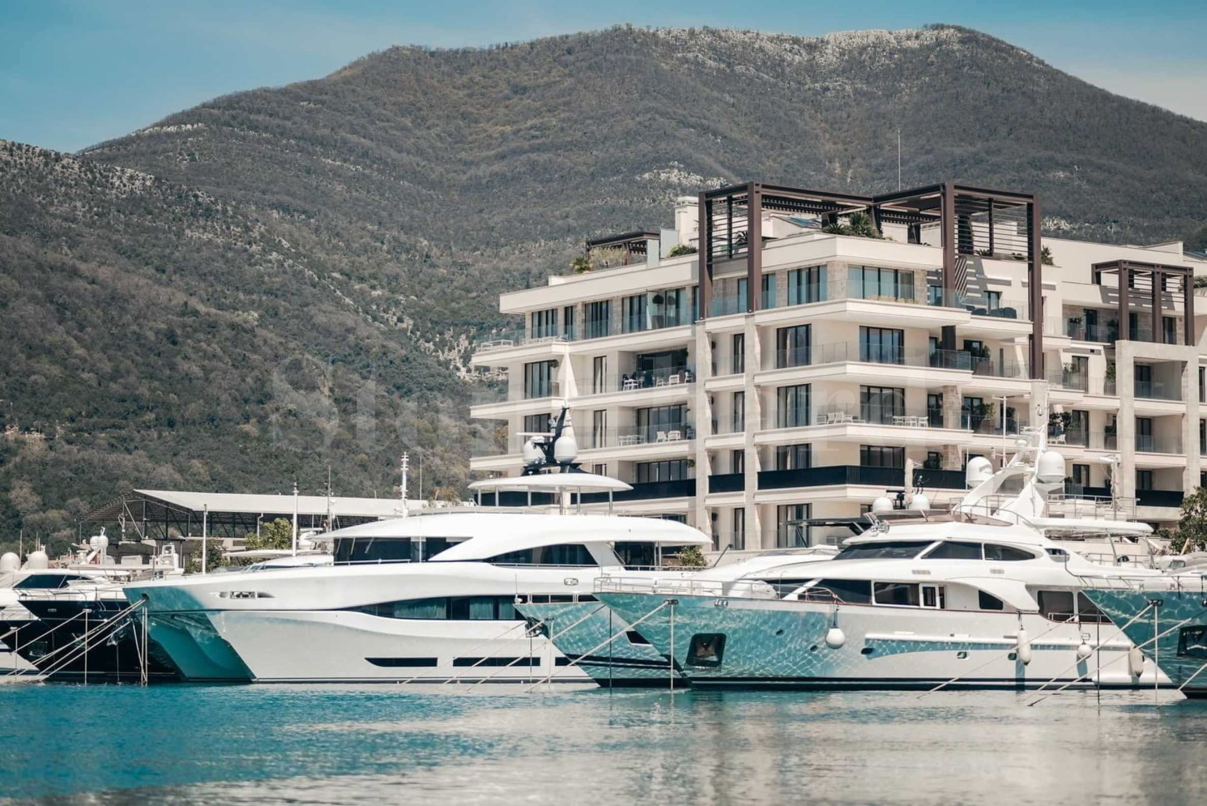 ��������� ���� ����������� � �������� �������� �� Porto Montenegro ����� ���� 1 - Stonehard