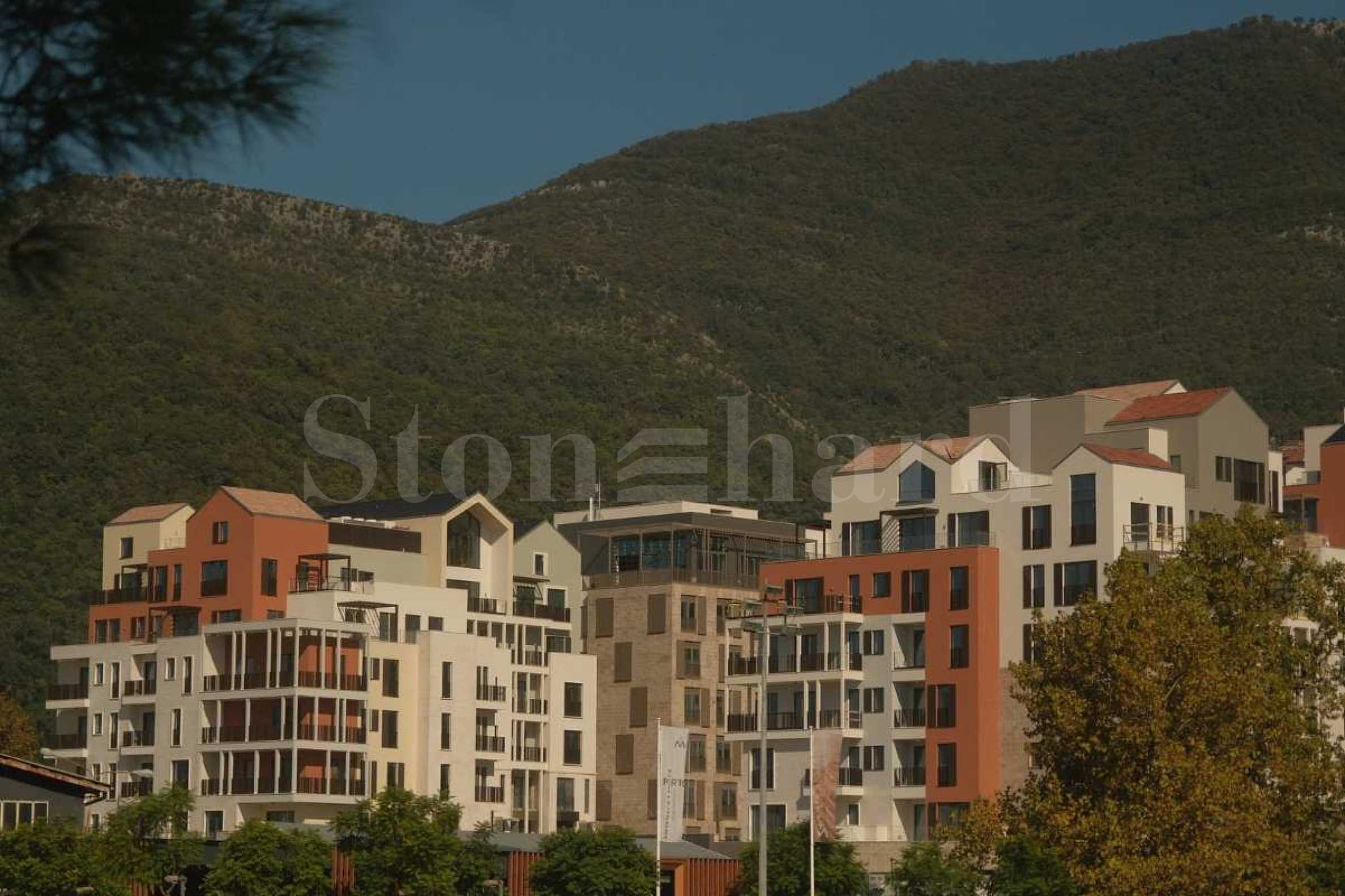��������� ���� ����������� � �������� �������� �� Porto Montenegro ����� ���� 2 - Stonehard