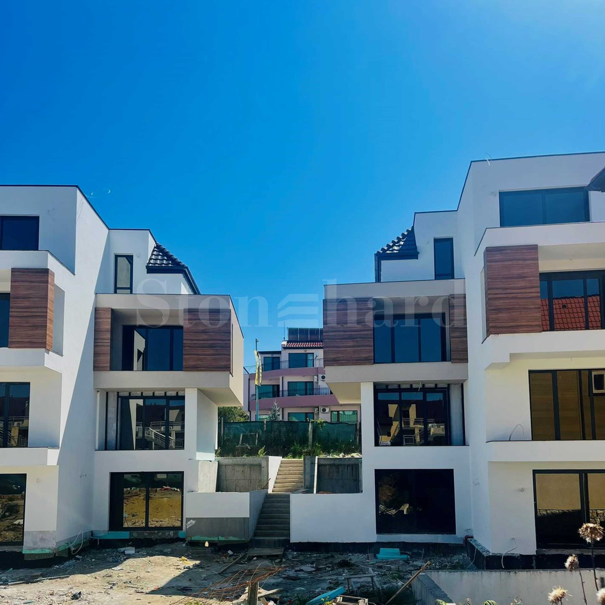 Апартаменти в три нови вилни сгради на втора линия море 2 - Stonehard
