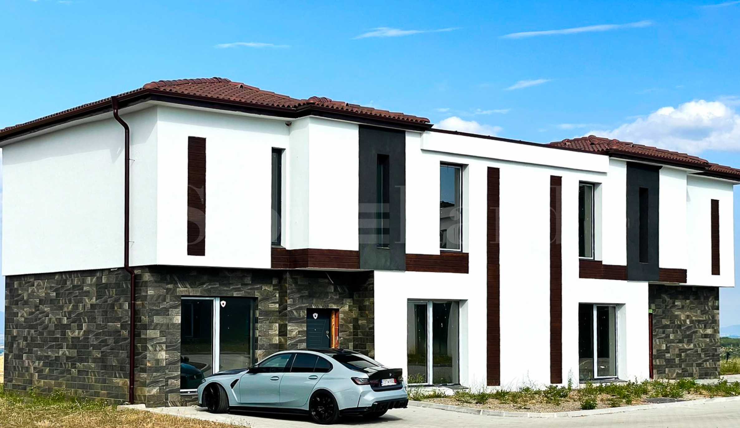 New gated complex of 15 houses with mountain views, just 14 km from Sofia2 - Stonehard