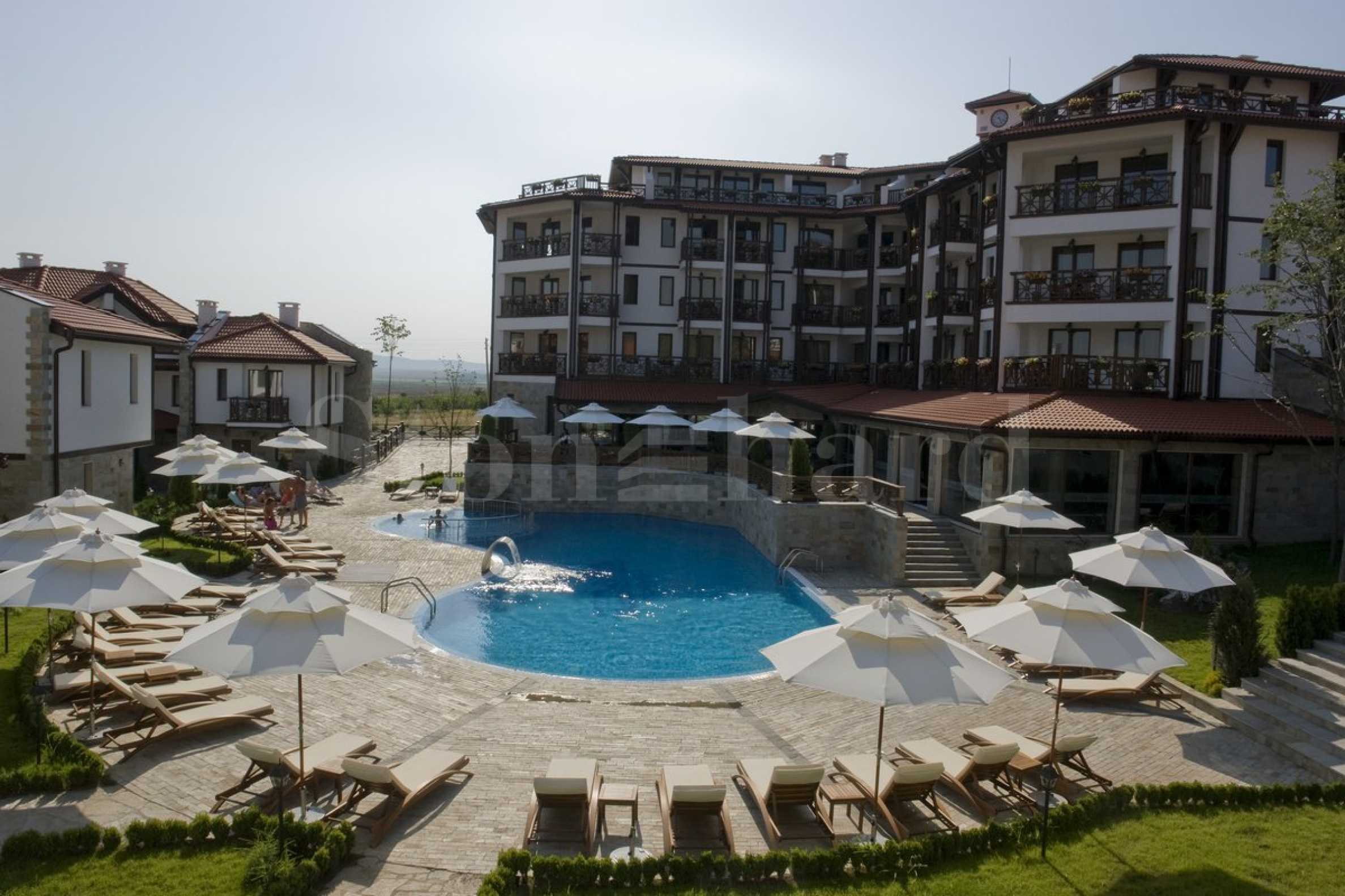 Houses and furnished apartments in an operational complex in Sunny Beach1 - Stonehard